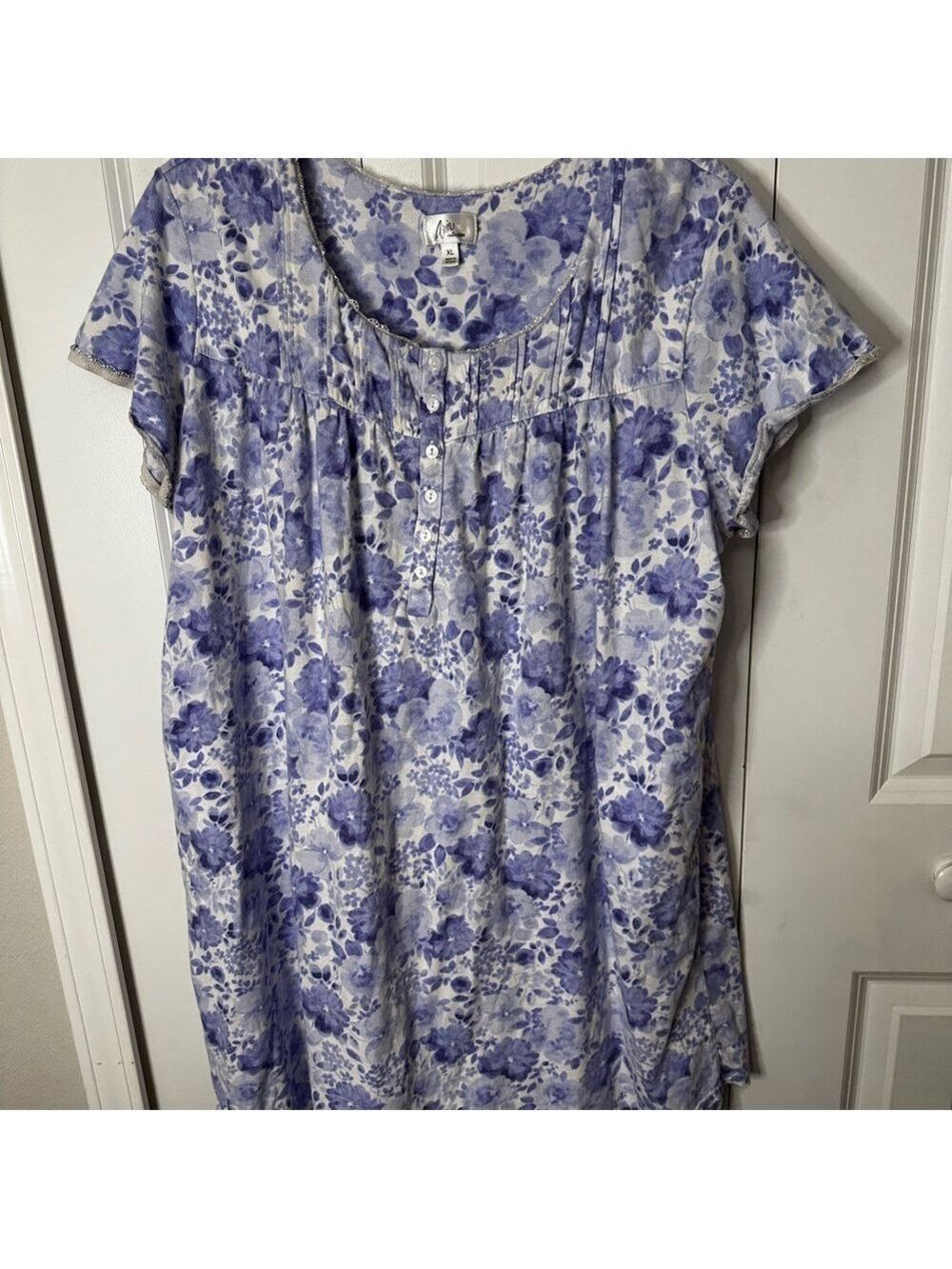 Aria Lavender Floral Sleepwear EUC size XL